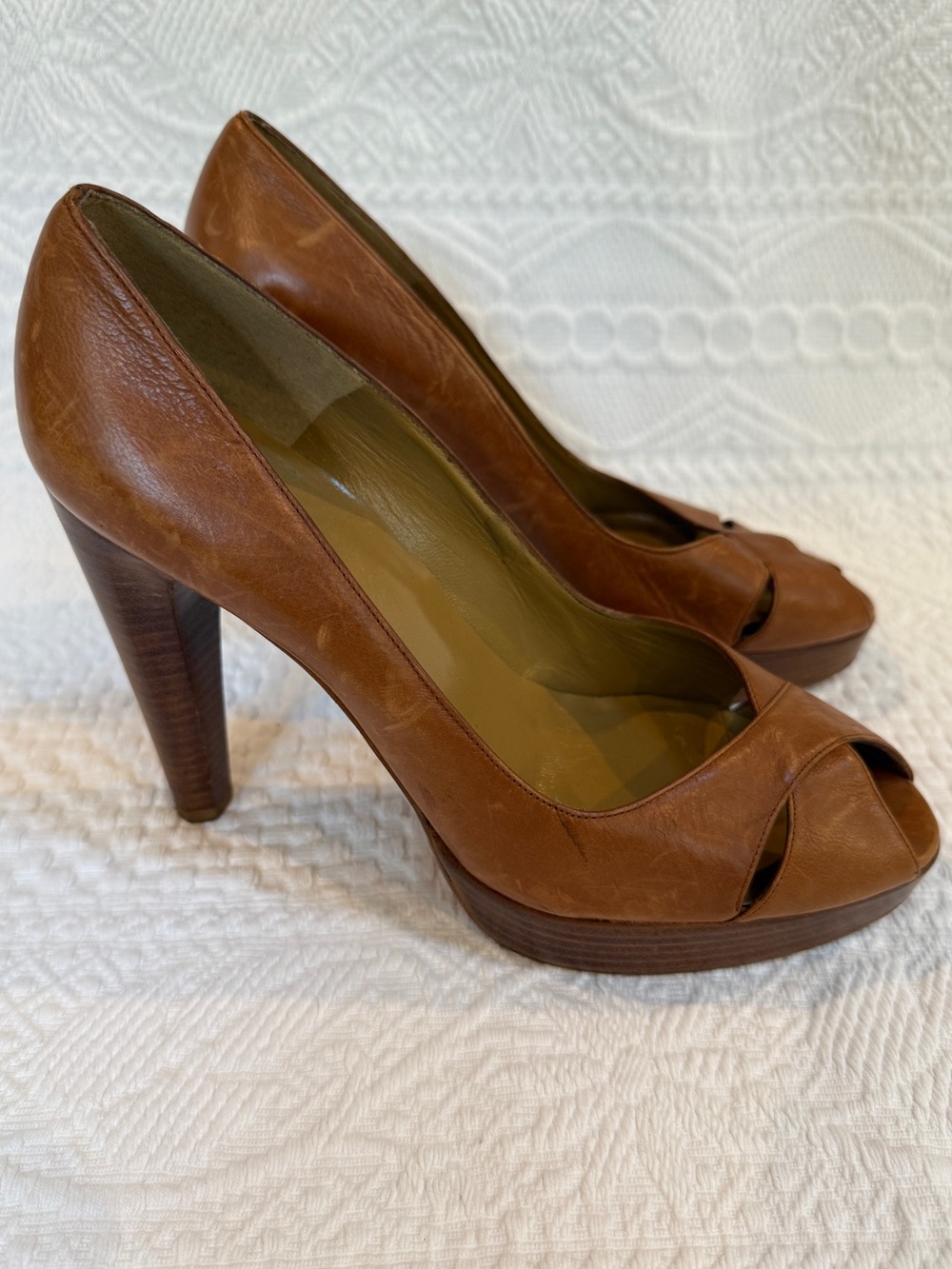 Stuart Weitzman Cognac Brown Leather Wood Stack Platform Heel Sz 9M Peep Toe